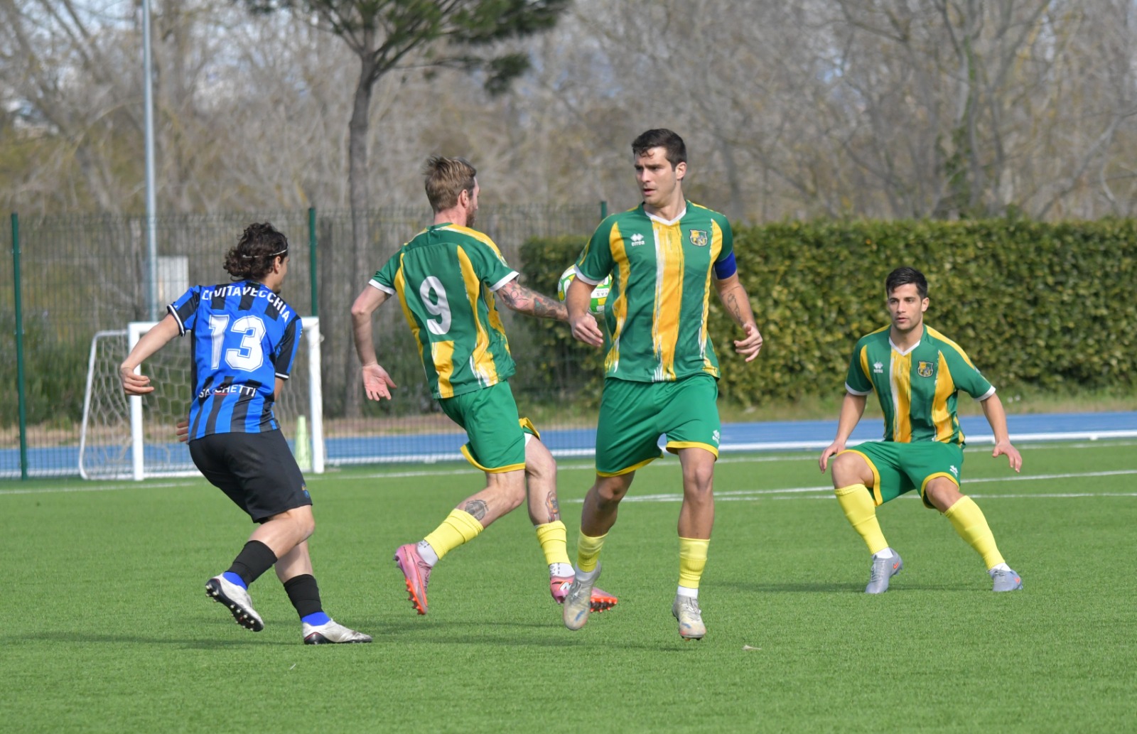 Calcio maschile — Costruzione